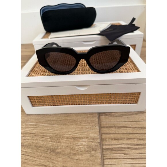 Gucci Black Cat-Eye Sunglasses with Gold Double G